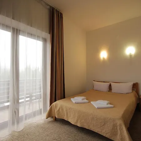 Hotel біля витягу *