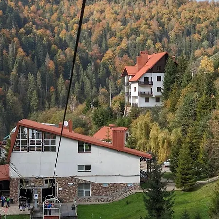 Hotel біля витягу *