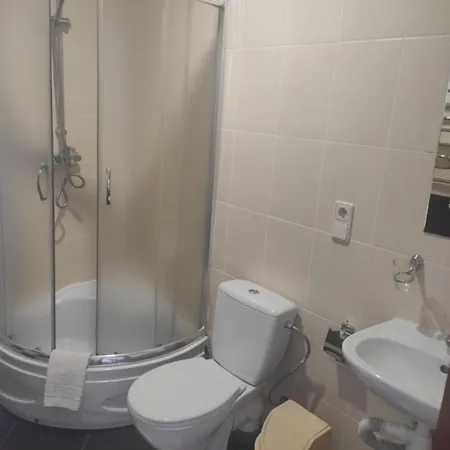 Hotel біля витягу *