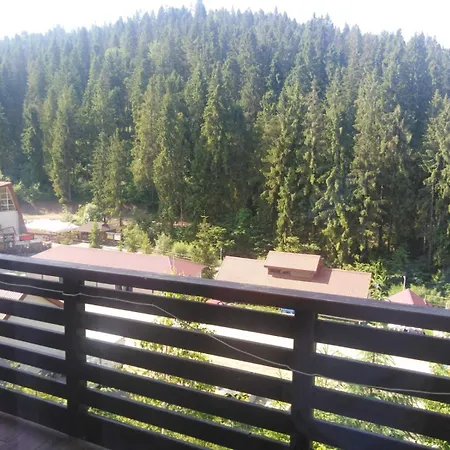 біля витягу Hotel