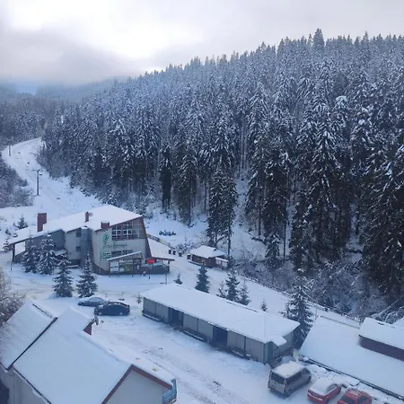 Hotel біля витягу *