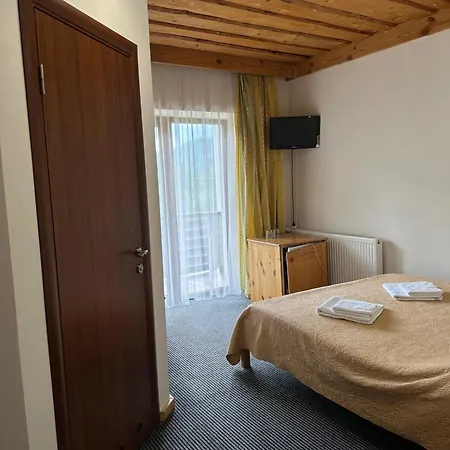 Hotel біля витягу