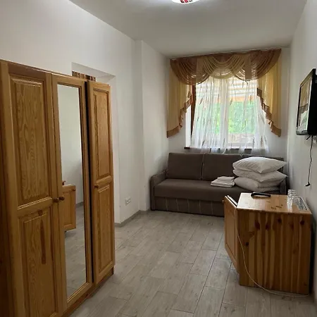 Hotel біля витягу *