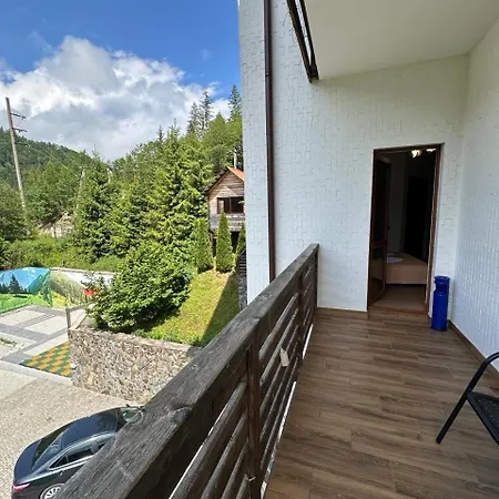Hotel біля витягу Slavske