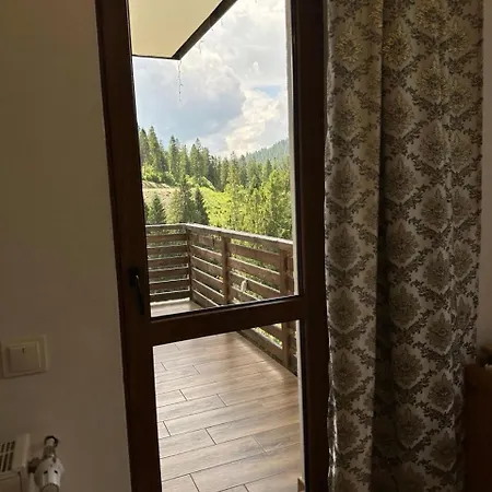 Hotel біля витягу